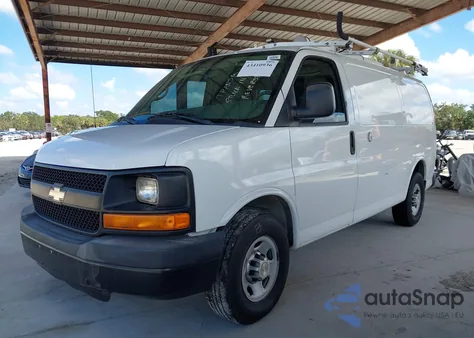 2012 Chevrolet Express 2500 Work Van z USA, uszkodzony, nr VIN 1GCWGFCBXC1118349